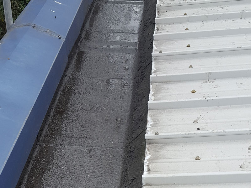 Cut edge corrosion - gutter with corrosion